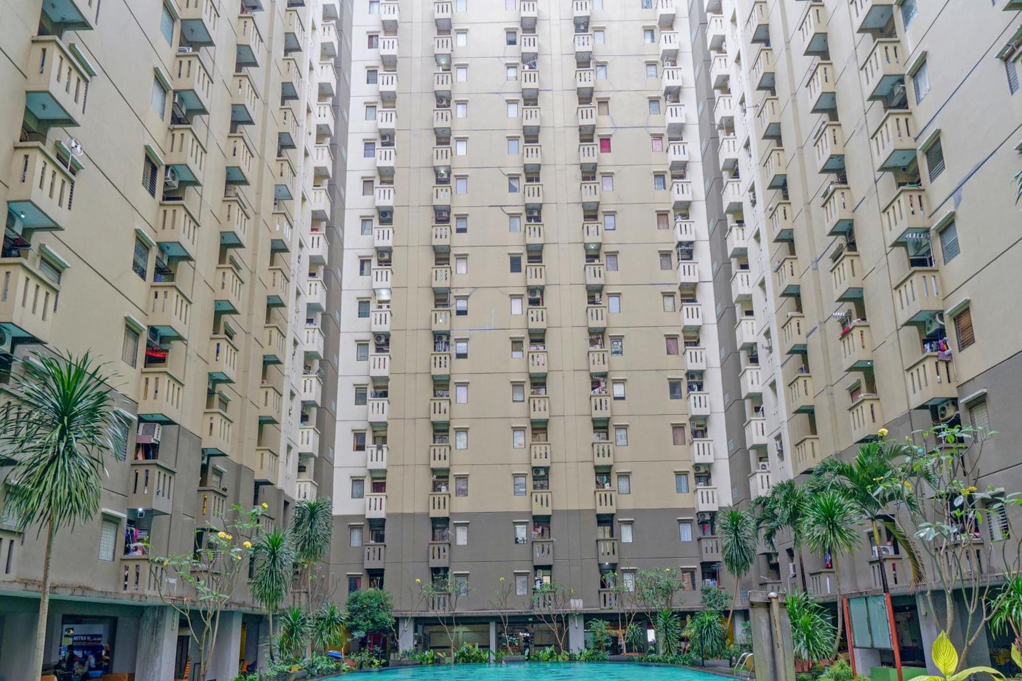 Oyo Life 93170 Apartement Gateway Cicadas By Mr Pro Бандунг Екстер'єр фото
