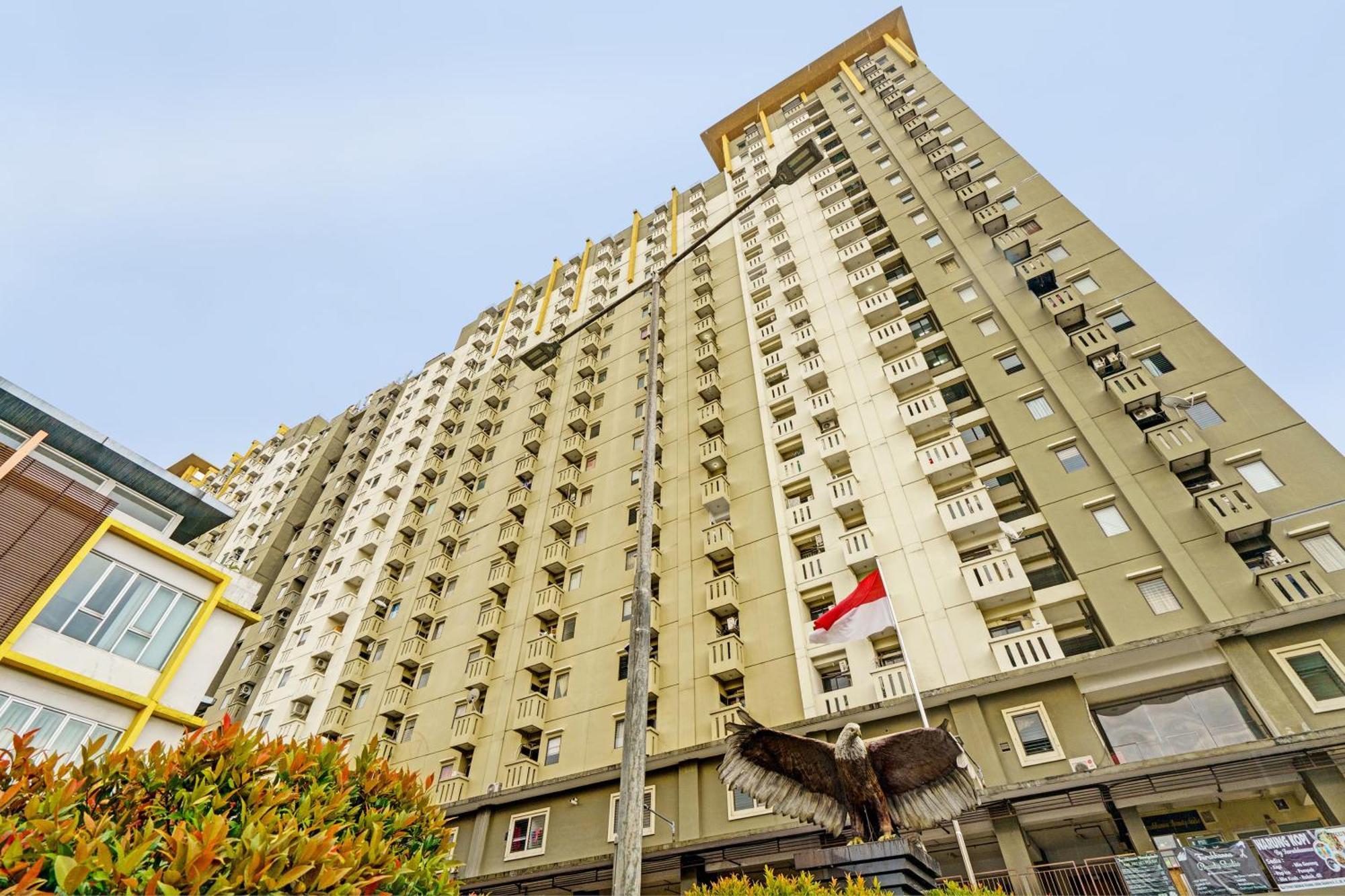 Oyo Life 93170 Apartement Gateway Cicadas By Mr Pro Бандунг Екстер'єр фото